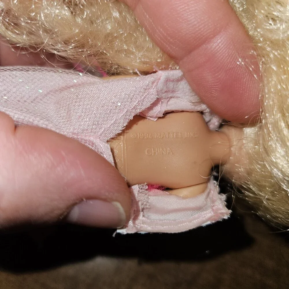 VTG Barbie Rapunzel's Wedding Kelly Flower Girl Blonde 4